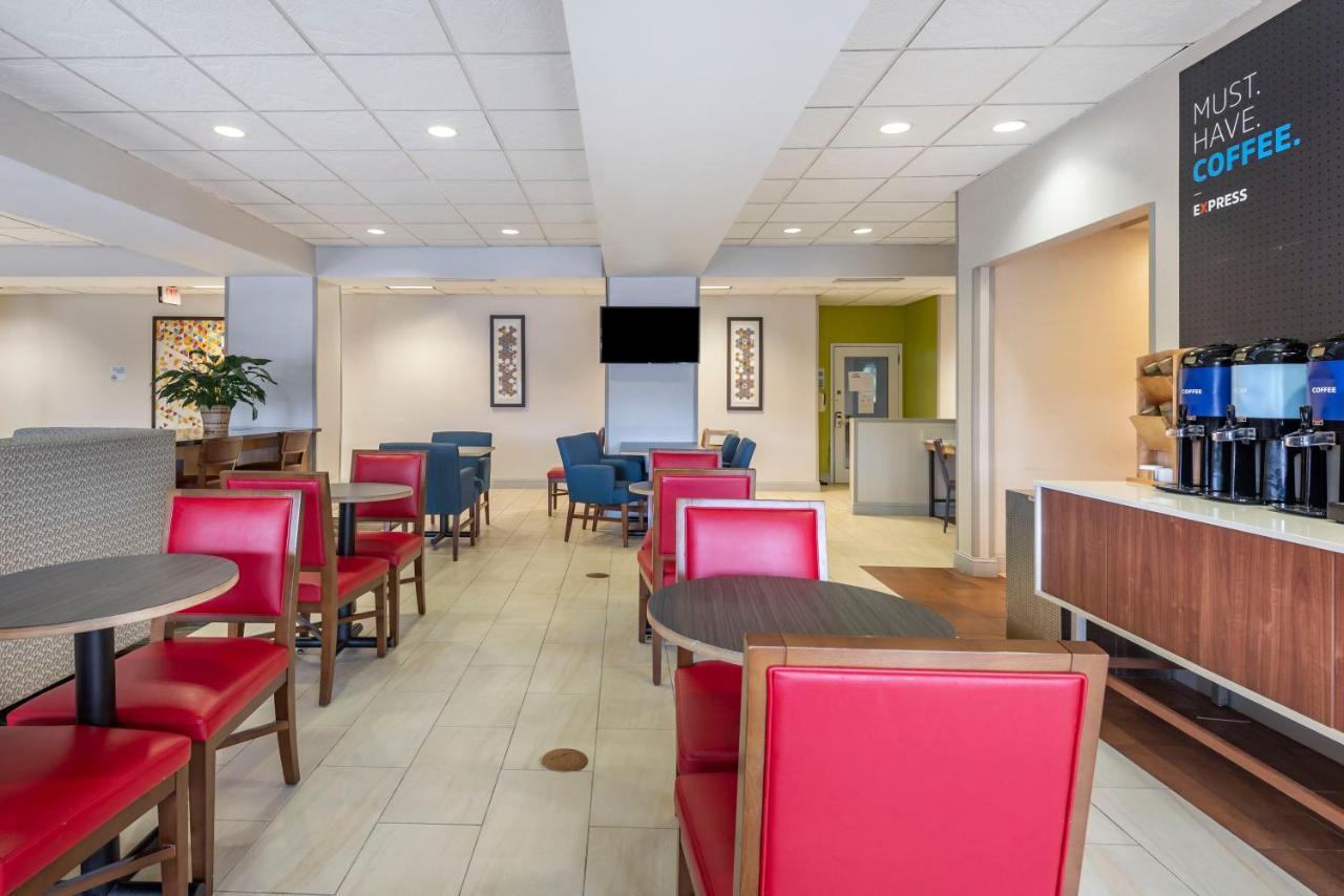Holiday Inn Express Charlotte West - Gastonia By Ihg Εξωτερικό φωτογραφία